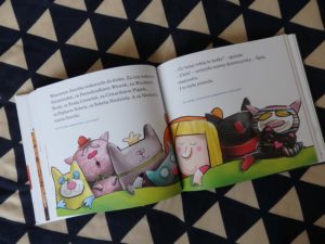 Kotki Dorotki Czytam uważnie Joanna Krzyżanek Zenon Wiewiórka Centrum Edukacji Dziecięcej